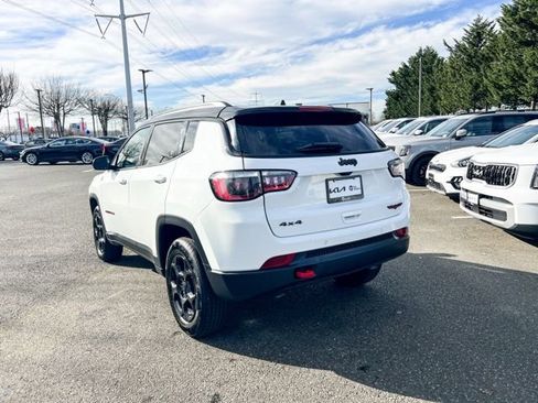 Used 2024 Jeep Compass Trailhawk image 9