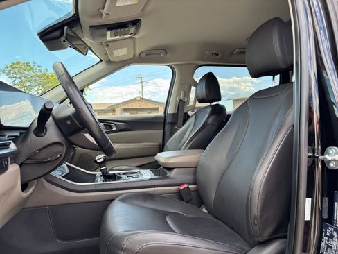 Used 2026 Kia Carnival FWD image 29
