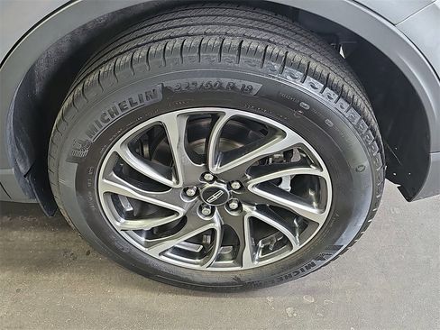 Used 2022 Lincoln Corsair AWD w/ Equipment Group 101A image 34