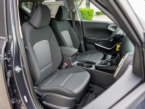 New 2025 Kia Soul LX image 9