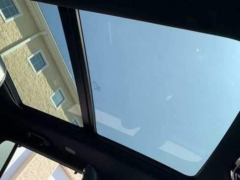 Used 2022 Jeep Grand Cherokee L Overland w/ Luxury Tech Group IV image 17