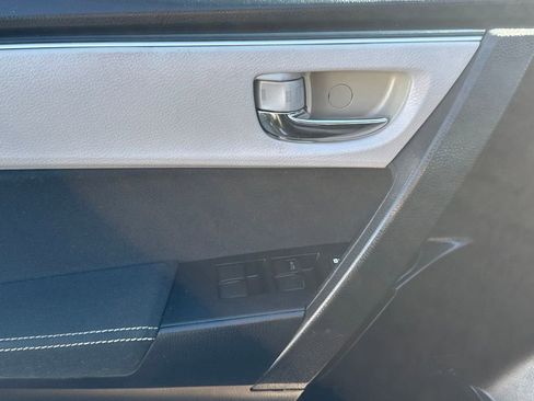 Used 2017 Toyota Corolla LE image 28