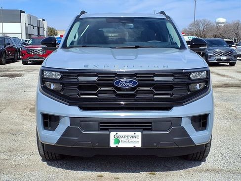 New 2026 Ford Expedition Active image 2