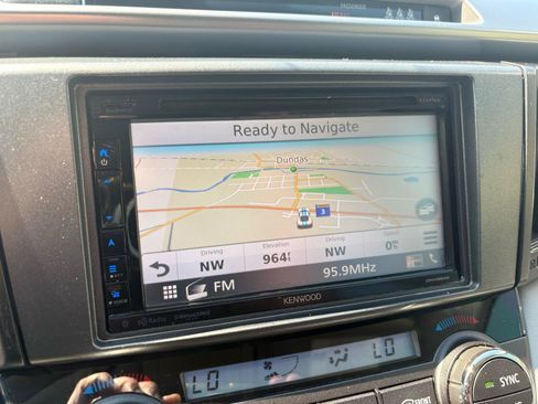 Used 2018 Toyota RAV4 XLE w/ Plus Extra Value Package FWD image 20