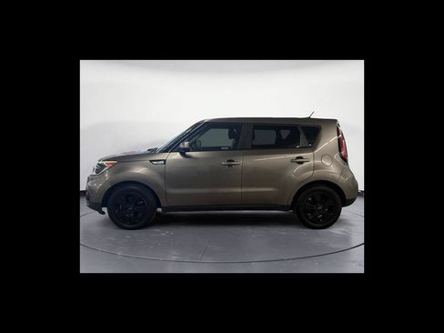 Used 2019 Kia Soul FWD image 3