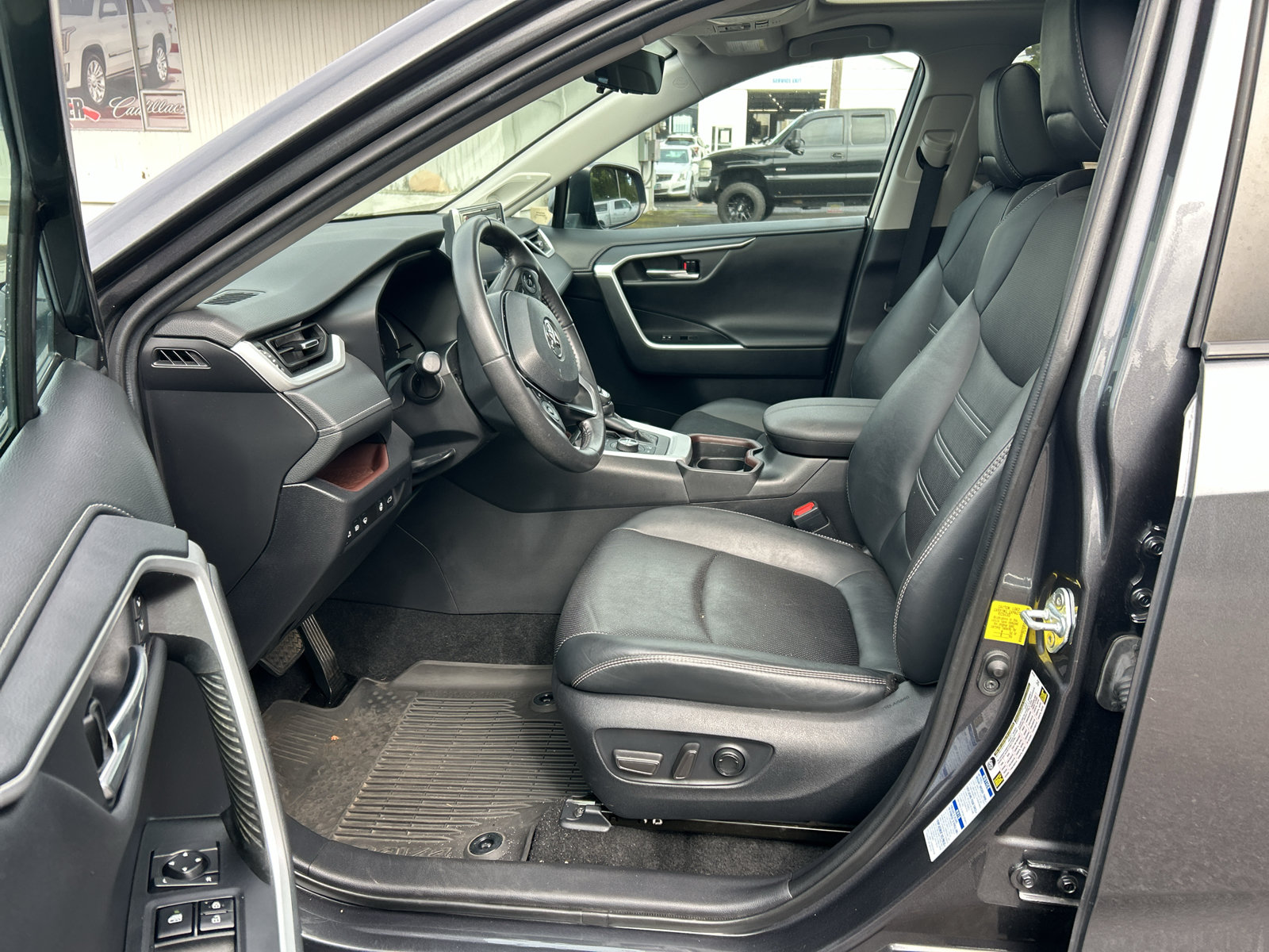 Used 2021 Toyota RAV4 Limited w/ Limited Grade Weather Package AWD/4WD image 9