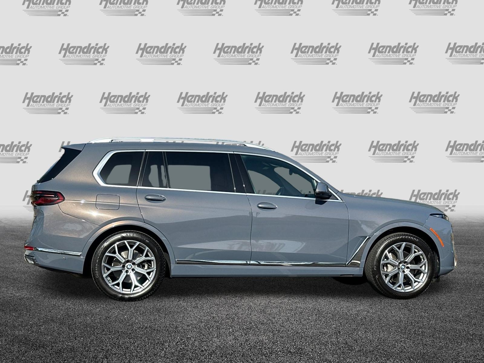 Used 2026 BMW X7 xDrive40i AWD/4WD image 3