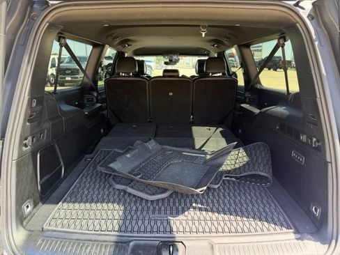 Used 2024 Jeep Wagoneer L Series II w/ Flexible Seating Group RWD image 8