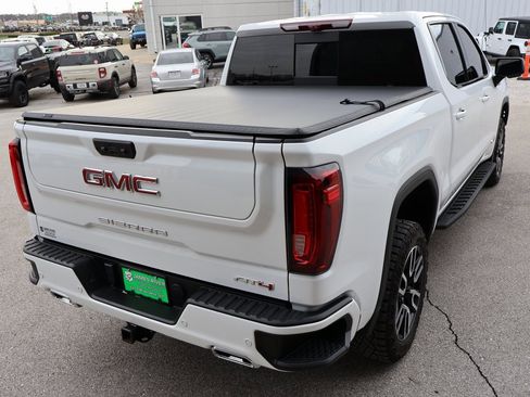 Used 2024 GMC Sierra 1500 AT4 w/ Technology Package image 5