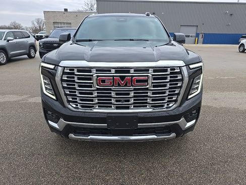 Used 2025 GMC Yukon XL Denali w/ Denali Reserve Package image 2
