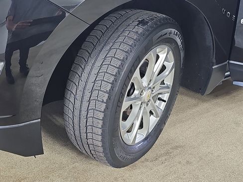 Used 2020 Chevrolet Equinox LT w/ Driver Convenience Package FWD image 37
