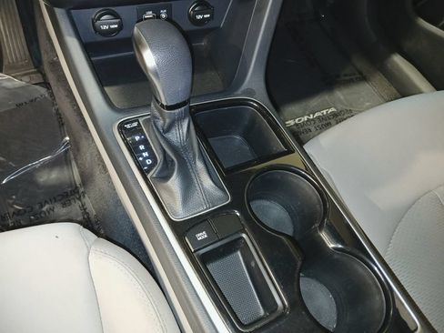 Used 2018 Hyundai Sonata SE FWD image 17