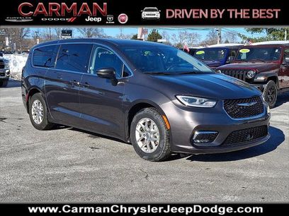 Certified 2023 Chrysler Pacifica Touring-L