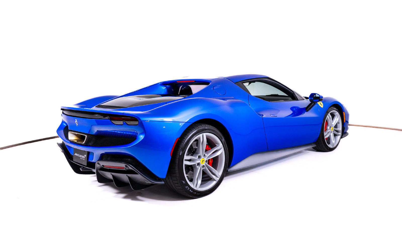 Used 2022 Ferrari 296 GTB RWD image 5