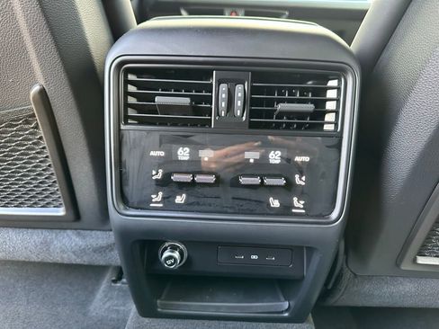 Used 2024 Porsche Cayenne S image 35