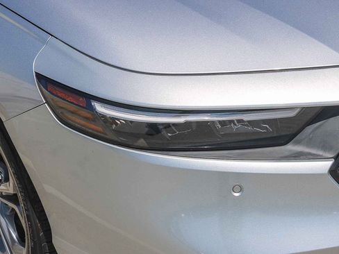 Used 2023 Honda Accord EX-L image 2