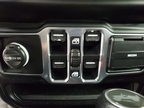 Used 2020 Jeep Wrangler Unlimited Sport S AWD/4WD image 17