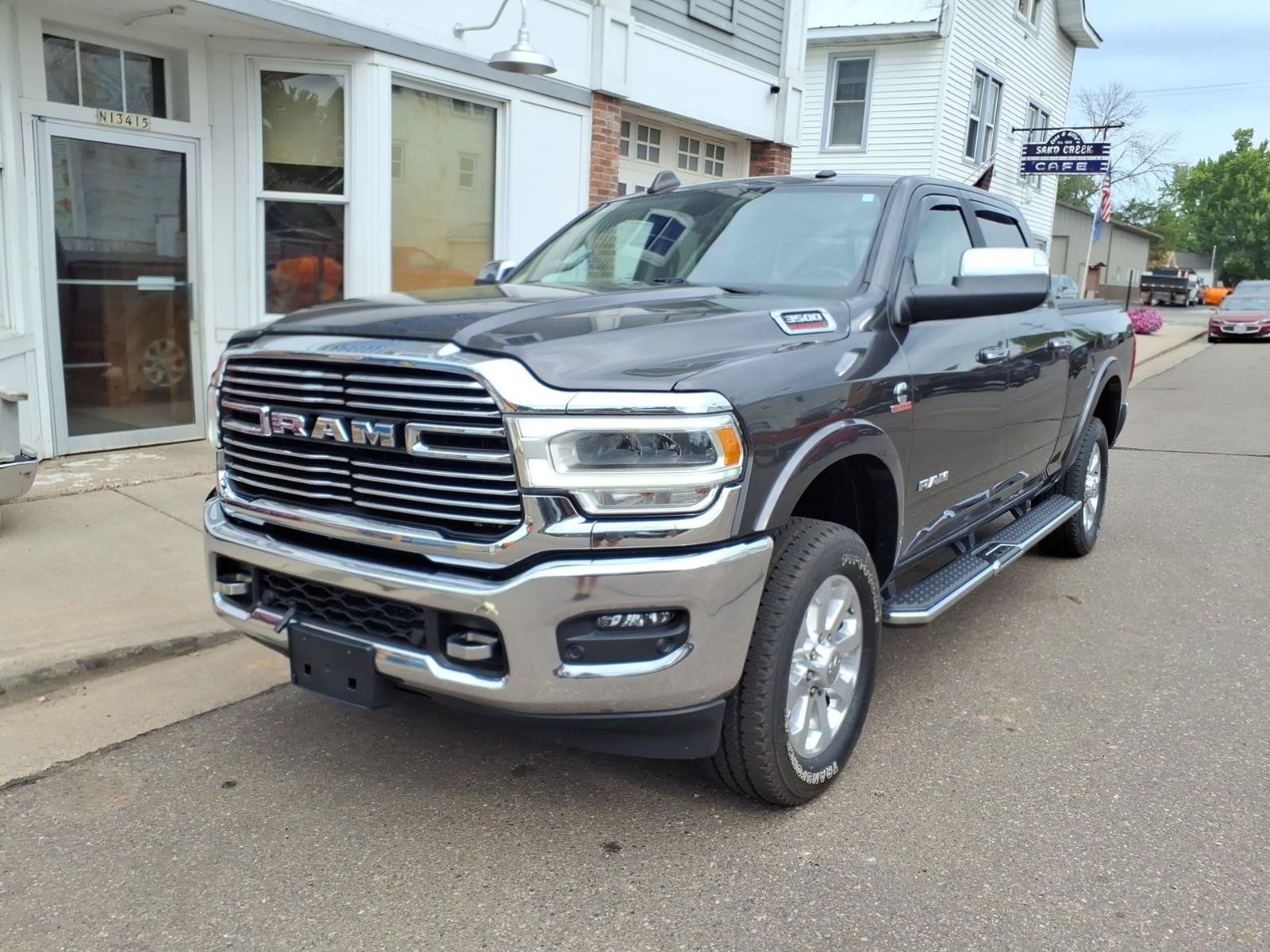 Used 2022 RAM 3500 Laramie AWD/4WD image 2