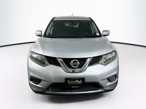 Used 2016 Nissan Rogue S w/ S Family Package FWD image 2
