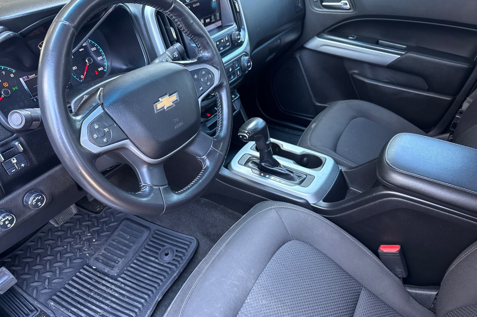 Used 2018 Chevrolet Colorado LT w/ LT Convenience Package AWD/4WD image 9