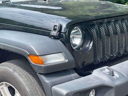 Used 2022 Jeep Wrangler Unlimited Sport AWD/4WD image 10