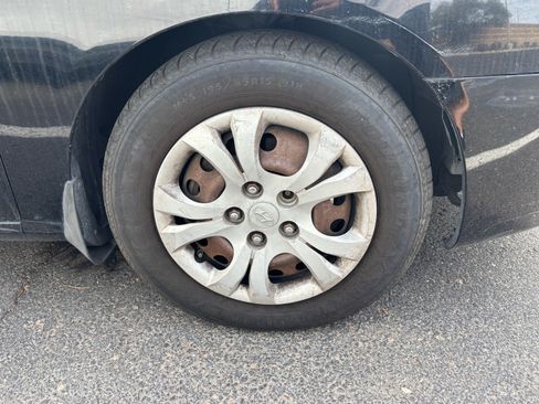 Used 2010 Hyundai Elantra GLS FWD image 6