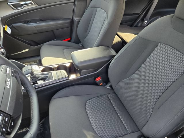 New 2026 Kia Sportage LX FWD image 17
