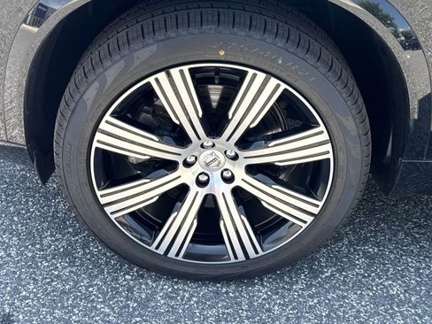 Certified 2024 Volvo XC90 T8 Plus w/ Protection Package AWD/4WD image 12