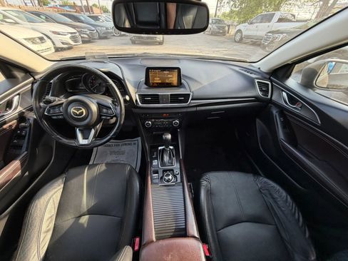 Used 2018 MAZDA MAZDA3 Grand Touring w/ Premium Equipment Package FWD image 12