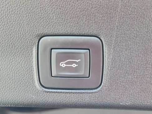 Used 2023 Chevrolet TrailBlazer RS w/ Sun and Liftgate Package AWD/4WD image 33