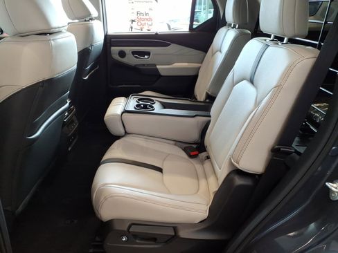 New 2026 Honda Pilot Touring image 7