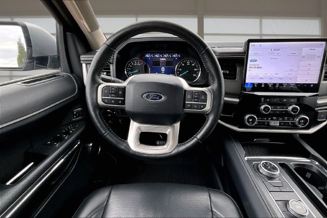 Used 2024 Ford Expedition XLT AWD/4WD image 5