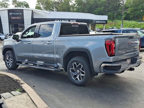 Used 2023 GMC Sierra 1500 SLT w/ SLT Premium Package AWD/4WD image 4
