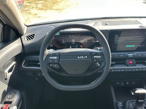 New 2026 Kia K4 FWD image 23