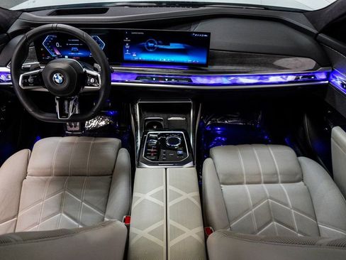 Used 2023 BMW 760i xDrive w/ Executive Package AWD/4WD image 16