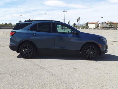Used 2024 Chevrolet Equinox RS w/ LPO, Floor Liner Package image 4