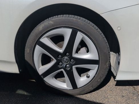 Certified 2018 Toyota Prius Three Touring image 10