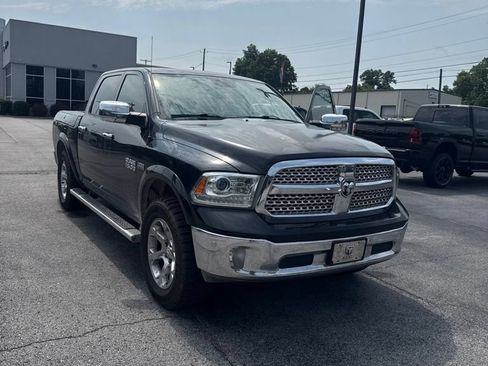 Used 2017 RAM 1500 Laramie w/ Convenience Group AWD/4WD image 3