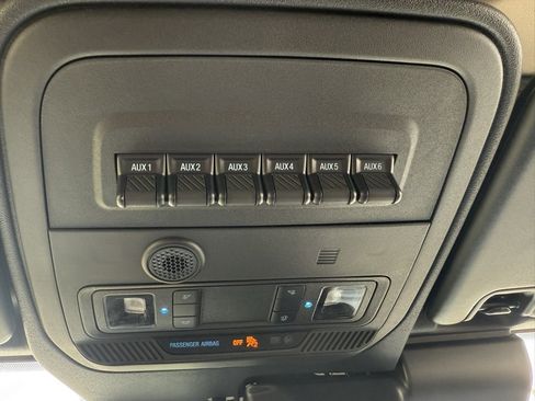 New 2025 Ford Bronco Badlands image 54