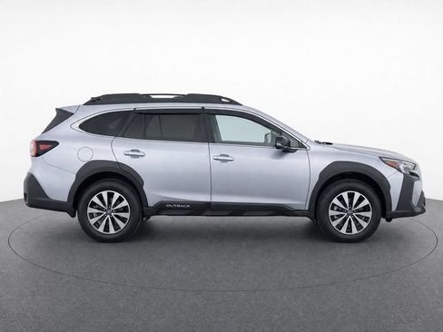 Used 2025 Subaru Outback Premium AWD/4WD image 4