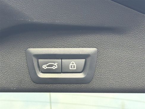 Used 2021 BMW X5 xDrive45e w/ Premium Package image 18