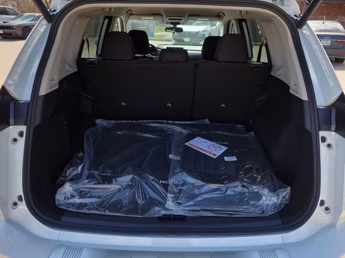 New 2026 Nissan Rogue SV FWD image 7