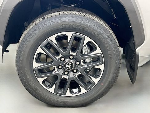 New 2026 Toyota Tundra Limited AWD/4WD image 9
