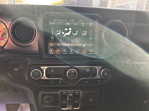 Used 2022 Jeep Gladiator Sport AWD/4WD image 21