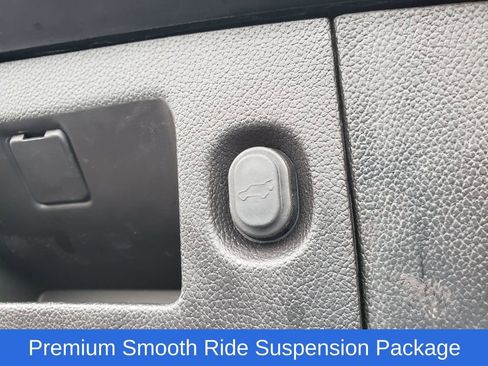 Used 2017 GMC Yukon SLE w/ SLE Value Package image 9