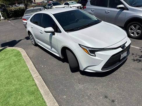 Used 2025 Toyota Corolla LE w/ Convenience Package FWD image 22