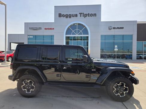 Used 2022 Jeep Wrangler Unlimited Rubicon 4xe w/ Cold Weather Group AWD/4WD image 2