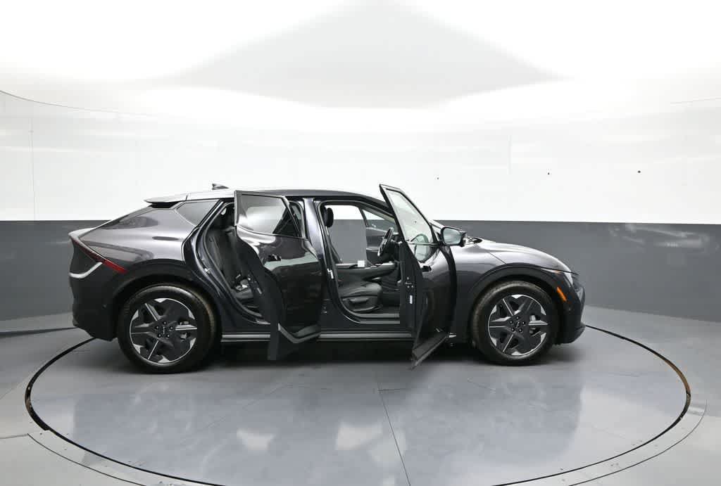 Certified 2025 Kia EV6 Light w/ Light LR Technology Package AWD/4WD image 41