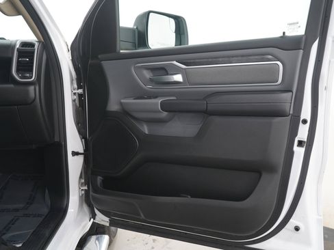 Used 2020 RAM 1500 Big Horn AWD/4WD image 9