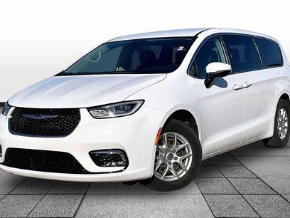 Used 2023 Chrysler Pacifica Touring-L